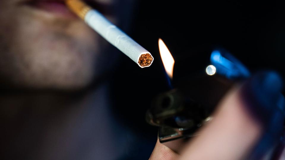 Andelen af unge i alderen 16 til 19, der ryger, er de seneste fire år faldet med 37 procent. (Arkivfoto). <i>Emil Helms/Ritzau Scanpix</i>