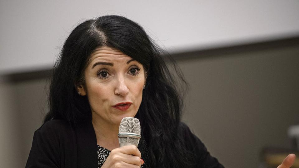 Amineh Kakabaveh, der som ung var med i en kurdisk milits i Iran, har blandt andet lavet en aftale med regeringen om, at Sverige skal støtte kurderne på forskellige måder (Arkivfoto). <i>Noella Johansson/Ritzau Scanpix</i>
