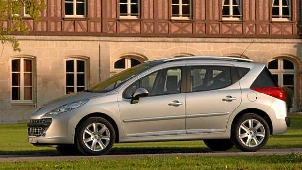Peugeot 207 fra 2008 med et par hundrede tusinde km på tælleren kan sagtens stå i små 50.000 kr. <i>Foto: Peugeot</i>