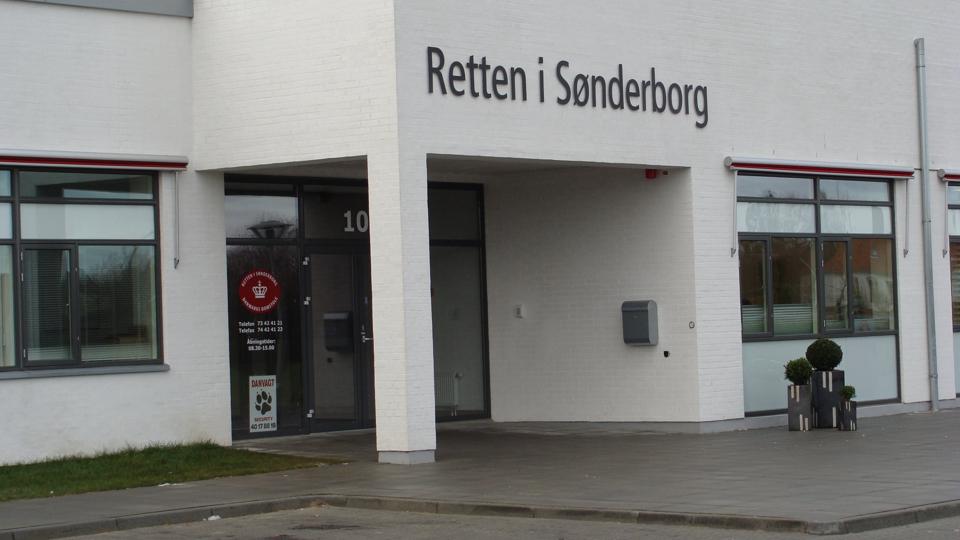 En 60-årig politiassistent er ved Retten i Sønderborg blevet dømt for blufærdighedskrænkelse og for misbrug af sin stilling. Han var blandt andet tiltalt for at tilbyde en kvinde sex, da hun havde anmeldt sin eks-kæreste for vold. (Arkivfoto). <i>Domstolsstyrelsen/Free</i>