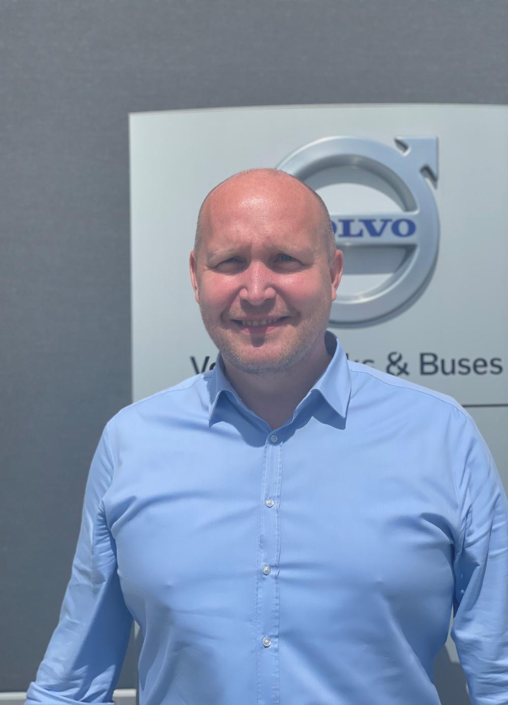 Rasmus Hansen, Volvo truck Center Taastrup, salgskonsulent, juni 2022. Rasmus Hansen, Volvo truck Center Taastrup, salgskonsulent, juni 2022.