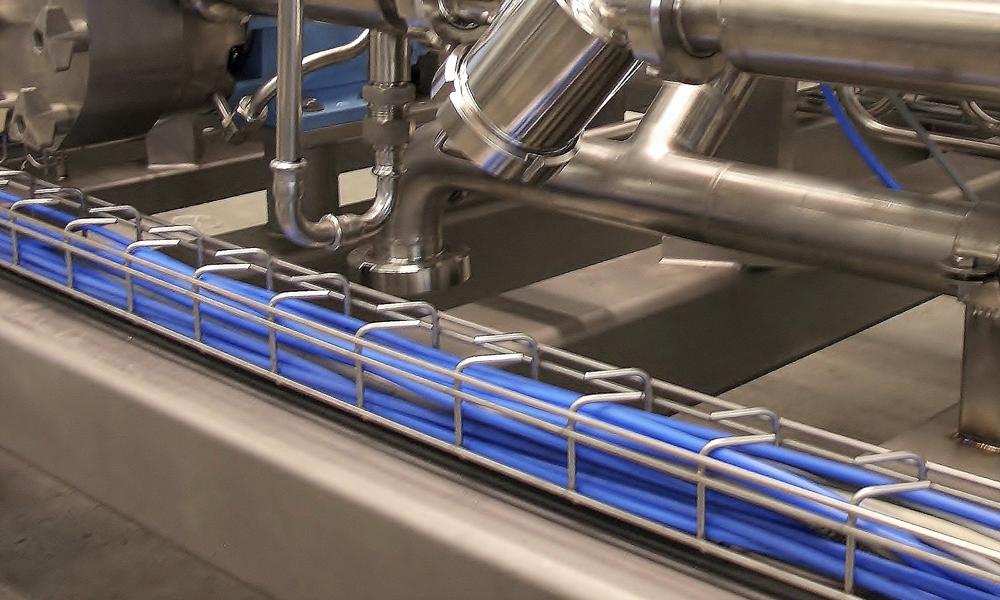 Kabelføringssystemerne fra Silkeborg skal i første omgang introduceres til den franske levnedsmiddelindustri, men også medicinalindustrien og landets maskinbyggere er potentielle aftagere. Kabelføringssystemerne fra Silkeborg skal i første omgang introduceres til den franske levnedsmiddelindustri, men også medicinalindustrien og landets maskinbyggere er potentielle aftagere.