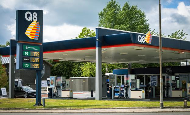 Tankstationen Q8 på Scheelsmindevej har for nyligt fået lynladestandere. <i>Foto: Martél Andersen</i>