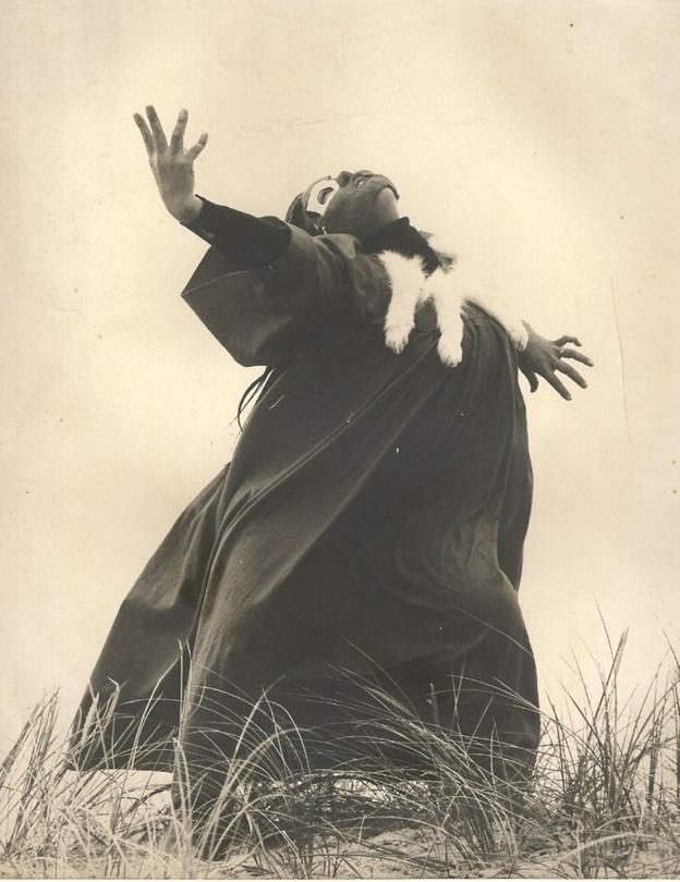 10. september kan du i Kunsthal Nord opleve Teater Katu - et grønlandsk danseteater om, hvordan festens hellige gave - trommerytmen, trommesangen og trommedansen kom til menneskene - Inuit. <i>Foto: Alexander-Bank Petersen</i>