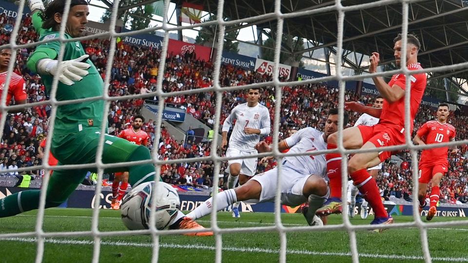 Pablo Sarabia scorede kampens første og eneste mål i Spaniens 1-0-sejr over Schweiz. <i>Fabrice Coffrini/Ritzau Scanpix</i>