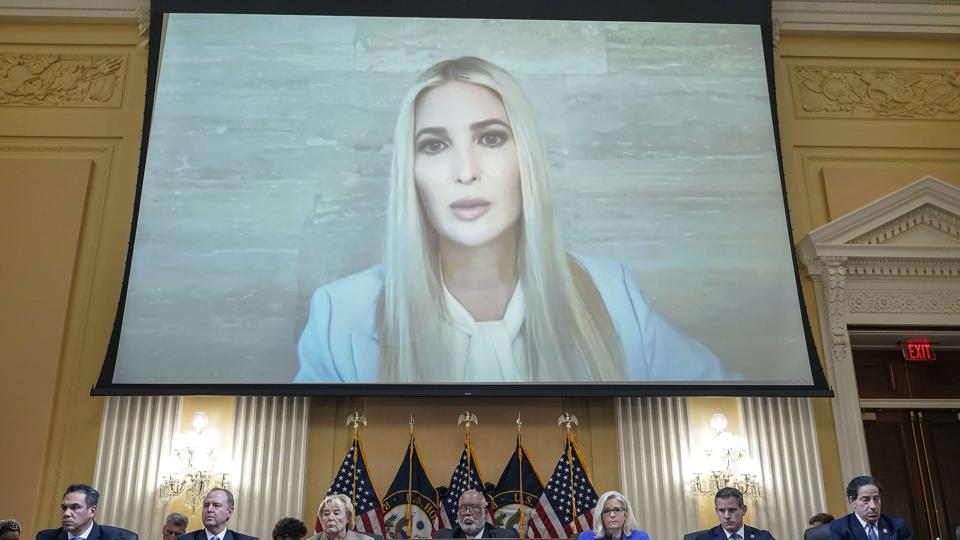 Videoeaf en afhøring af Donald Trumps datter Ivanka Trump blev vist under den første høring om stormløbet på kongressen 6. januar sidste år. <i>Drew Angerer/Ritzau Scanpix</i>