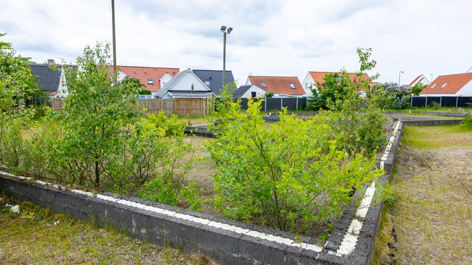 Soklen på grunden på Kløvermarksvej har stået der siden 2011. <i>Foto: Kim Dahl Hansen</i>