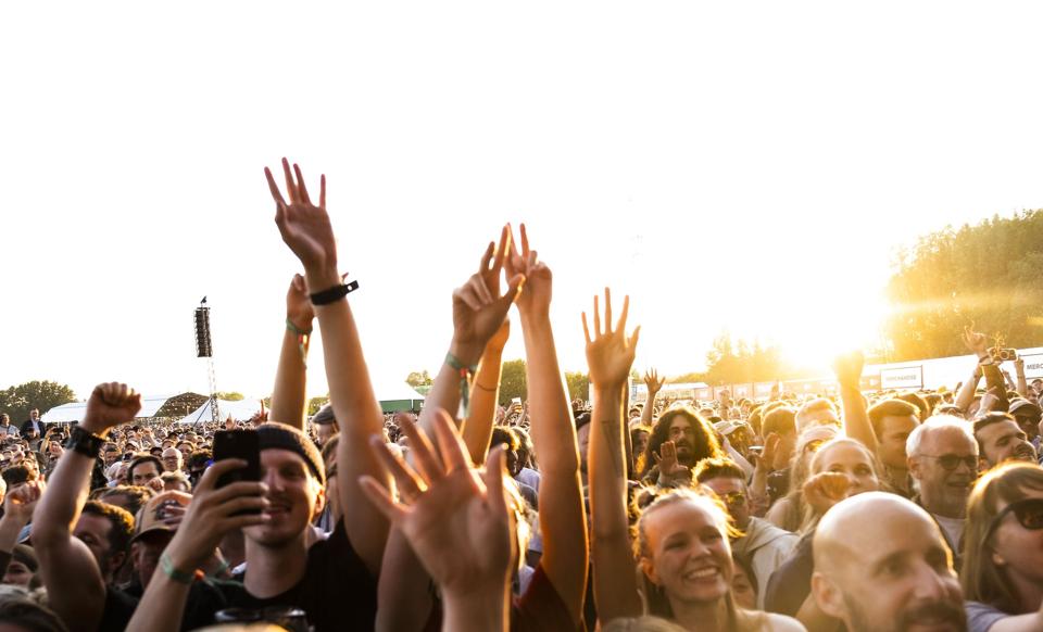 Selv om en ny virusvariant har fået coronasmitten til at stige, er der ingen grund til at frygte, at restriktioner rammer sommerens festivaler og andre større arrangementer. Det siger sundhedsminister Magnus Heunicke (S) til DR Nyheder. (Arkivfoto). <i>Helle Arensbak/Ritzau Scanpix</i>