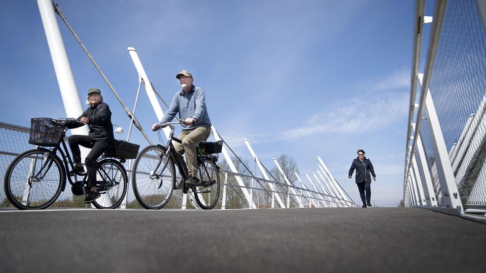 Selv om der bruges store summer på at anlægge nye cykelstier, så er der færre danskere, der sætter sig op på jernhesten sammenlignet med for 20 år siden. (Arkivfoto). <i>Liselotte Sabroe/Ritzau Scanpix</i>