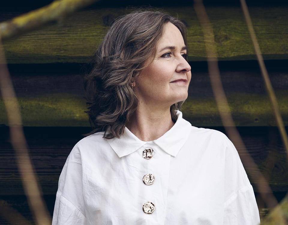 Der snydes og svindles når magtfulde Alexander Lunn handler med heste i Birgitte Wulffs nye roman, Rigmanden. Efter nøjagtig samme metode, som hestefolk i artikler i Nordjyske har anklaget Andreas Helgstrand for at benytte sig af. Men romanen er ren fiktion, understreger forfatteren. <i>Foto: Anne Kring</i>