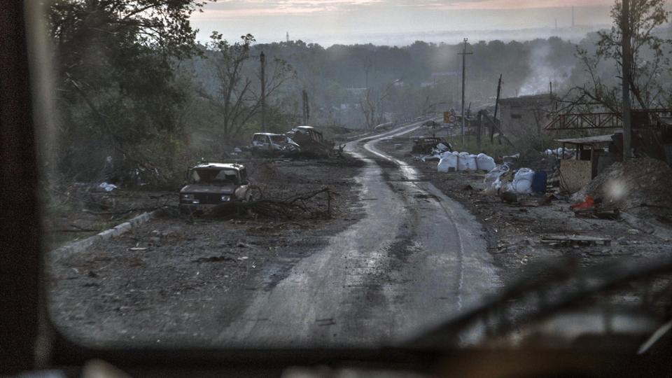 Russiskstøttede styrker siger mandag, at ukrainske styrker kan overgive sig eller dø i byen Sjevjerodonetsk. <i>Oleksandr Ratushniak/Ritzau Scanpix</i>