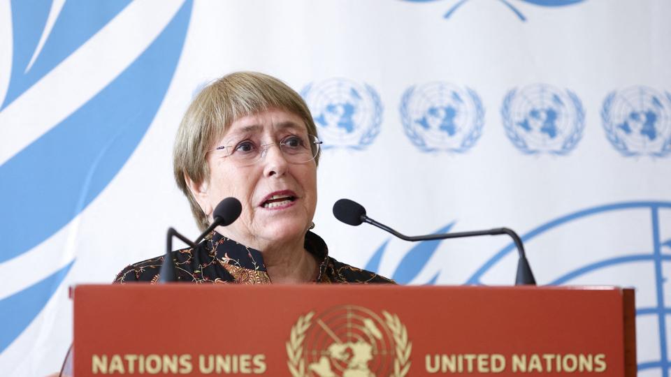 Michelle Bachelet gik fra at være torturoffer under Augusto Pinochets militærdiktatur til at blive den første kvindelige præsident i Chile. Hun har været menneskerettighedschef i FN siden 2018, men stopper nu på posten (Arkivfoto). <i>Denis Balibouse/Reuters</i>