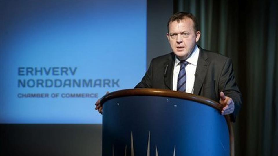 Tidligere statsminister Lars Løkke Rasmussen på talerstolen ved Erhverv Danmarks generalforsamling på Hotel Hvide Hus i Aalborg i går. Foto: Lars Pauli
