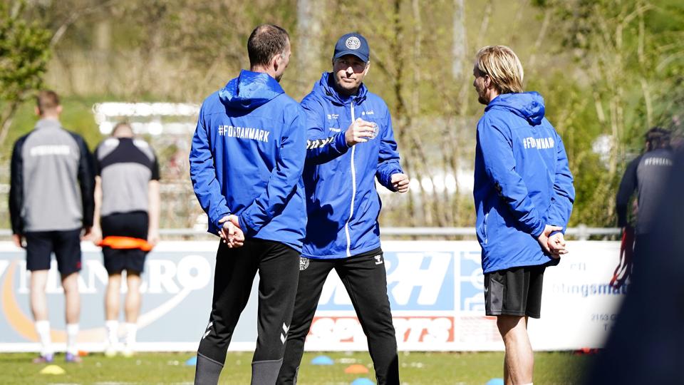 Landstrænerteamet får før hver landskamp en rapport og en overlevering fra en scout, der har set den kommende modstanders seneste kampe. <i>Foto: Bo Amstrup/Ritzau Scanpix</i>