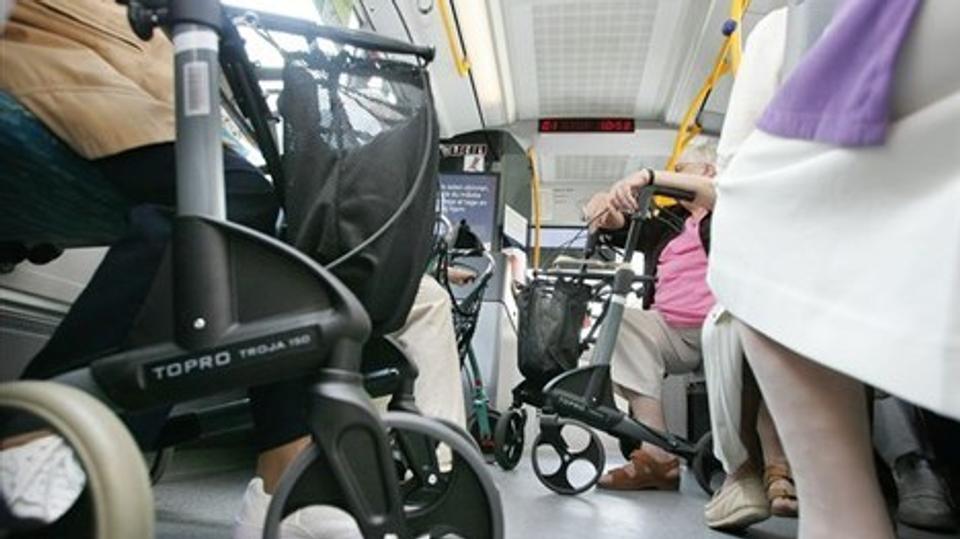Servicebussernes passagertal er faldet, og derfor vil Aalborg Kommune som et forsøg erstatte S1 og S2 med en mere fleksibel buslinje.
