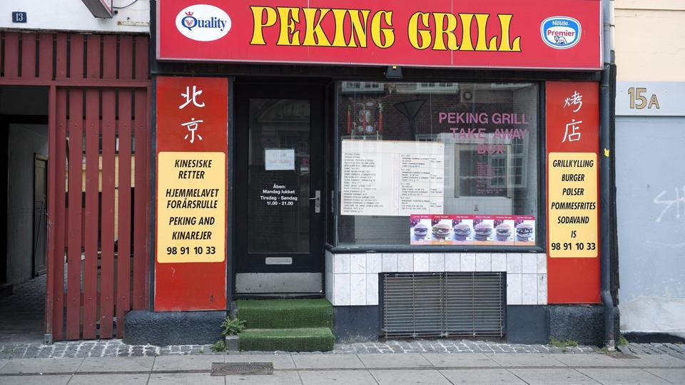 Peking Grill er, den måske knap så stolte, indehaver af kommunens eneste sure smiley.Foto: Bente Poder <i>Bente Poder</i>