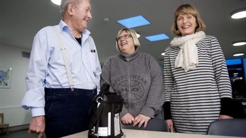 Initiativtagerne til og tovholderne for de månedlige KOL Cafe-møder i Jammerbugt kommune er Bent Laursen, Skovsgård (tv.), Jette Kristensen, Brovst, og Karen Marie Christensen, Brovst. De mødes desuden to gange om ugen til motion i Sundhedshuset i Br