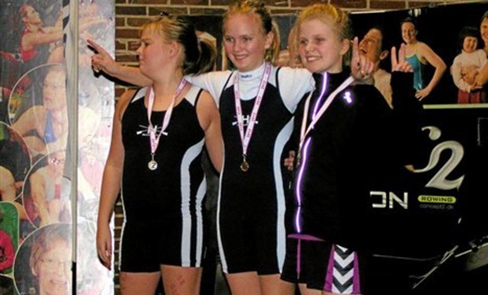 Trioen Anne Cathrine Madsen, Liane Vestergaard og Anna Husted gjorde for nylig rent bord i deres aldersklasse ved de jyske mesterskaber. I weekenden skal de forsøge at følge succes'en op ved DM i Gladsaxe. Privatfoto