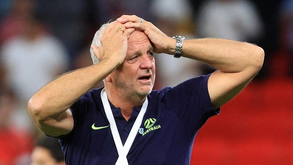 Landstræner Graham Arnold havde svært ved at forstå, at han lige havde været med til at sende Australien til VM i fodbold. <i>Mohammed Dabbous/Reuters</i>
