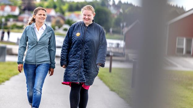 Stinne Pauls og Anne Katrine Thusgaard snakker godt, når de går. <i>Foto: Lars Pauli</i>