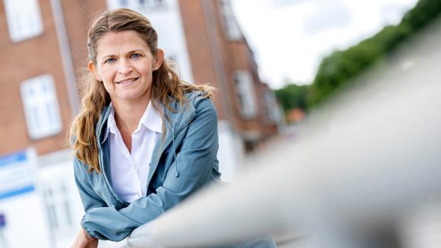 Stinne Pauls fortæller, at folk med spiseforstyrrelse ikke hører til i nogen bestemt social klasse. Det kan være mennesker, som har utrolig meget styr på deres liv og er der for andre, men som har brug for en ventil. De overspiser eller spiser i smug. <i>Foto: Lars Pauli</i>