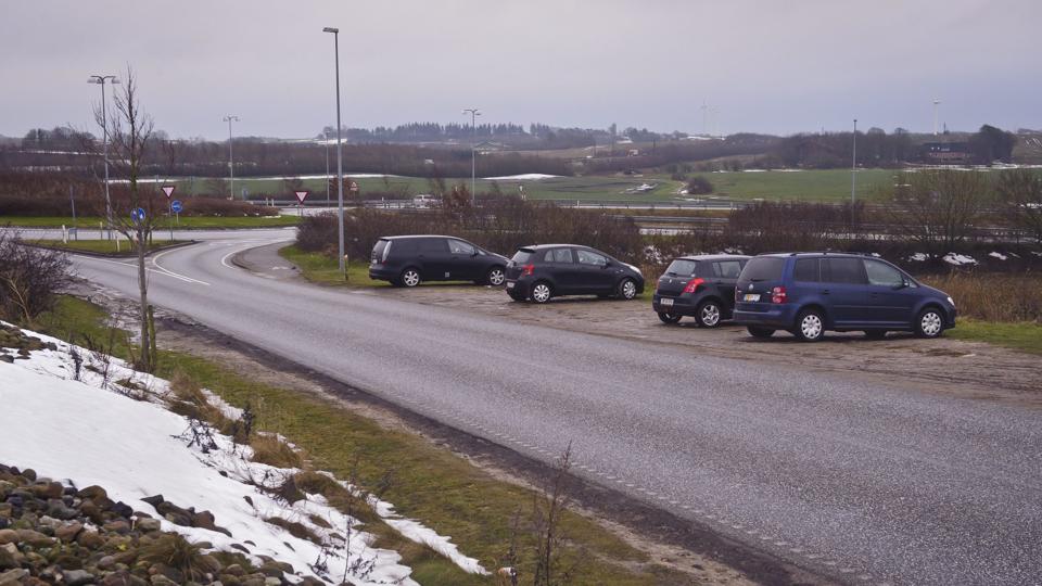 Pendlerplads ved Haverslev skal på sporet igen hurtigst muligt, har byrådet i Rebild Kommune besluttet. Arkivfoto: Martin Damgård