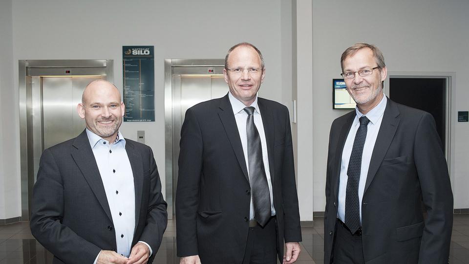 Erhvervsdirektør Niels Christensen, Lars Møller og Ole Sohn ved ministerbesøget i Frederikshavn. Arkivfoto