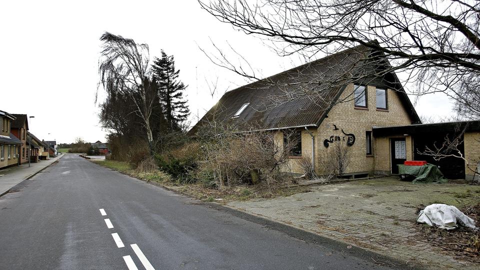 Sagen går helt tilbage til 2003, da fjernvarmekunden, Roderick Goodwin, købte sit hus på tvangsauktion uden at få noget at vide om, at ejendommen havde kontrakt med Vindblæs Kraftvarme og hæftede for en del af værkets gæld. Gælden var ikke tinglyst. <i>Pressefotograf Claus Søndberg</i>