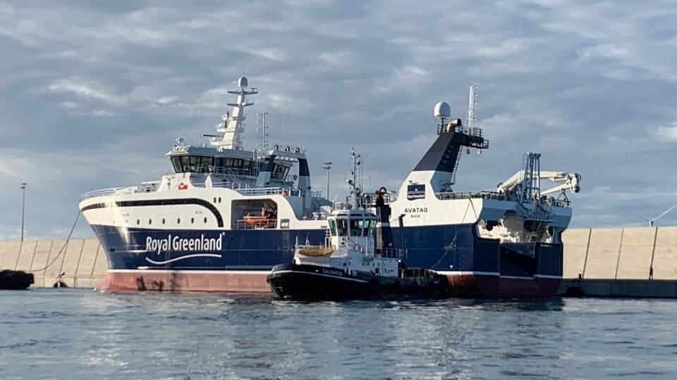Det grønlandske fiskeskib Avataq blev mandag undersøgt af både Toldstyrelsen og Nordjyllands Politi. Om bord blev der fundet 23 kilo hash. <i>Foto: vesselfinder.com</i>