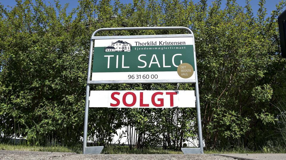Der sælges fortsat huse rundt om i landet, men ikke i lige så stort antal som sidste år og forrige år, viser tal fra Boligsiden (Arkivfoto). <i>Henning Bagger/Ritzau Scanpix</i>