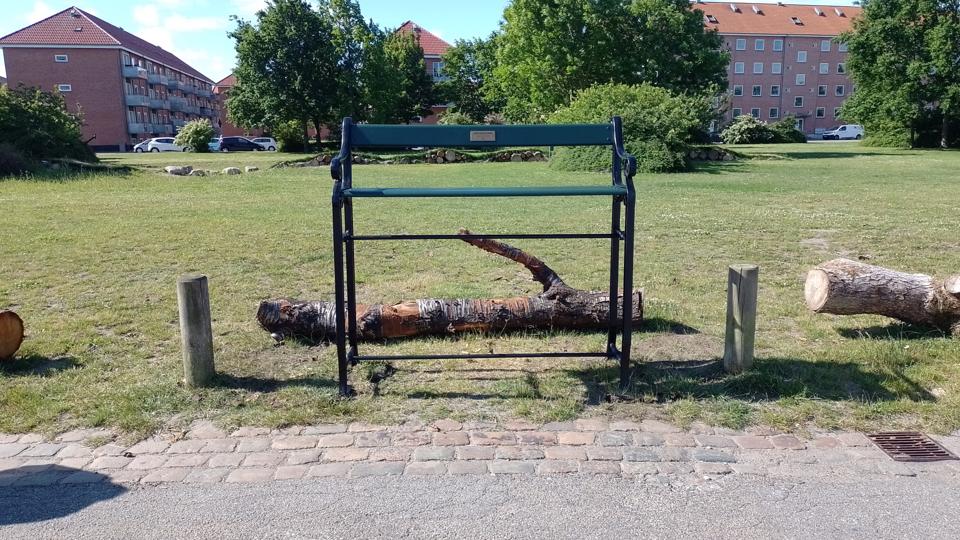 De høje bænke er hævet 85 centimeter over det normale. Pr-foto