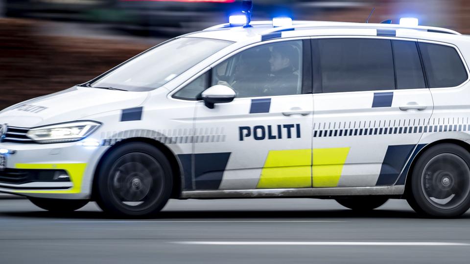 En patruljevogn under udrykning påkørte onsdag eftermiddag en 31-årig mand i Valby. Manden kom lettere til skade. (Arkivfoto). <i>Mads Claus Rasmussen/Ritzau Scanpix</i>