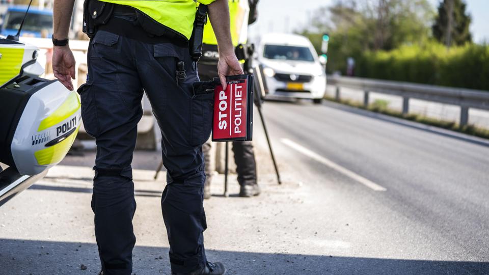 Siden april sidste år har politiet konfiskeret cirka 1000 biler. Blandt andet en Ferrari og en Porsche, der blev kørt af personer, som ikke ejede bilen. (Arkivfoto). <i>Martin Sylvest/Ritzau Scanpix</i>