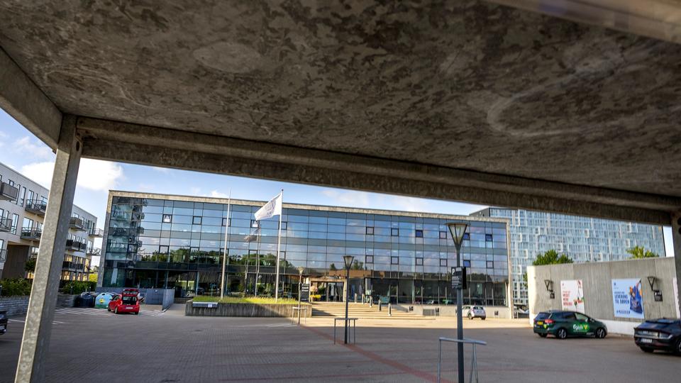 Det er på adressen Danalien 1 i Aalborg, den nu konkursramte tøjbutik holdt til. <i>Foto: Lars Pauli</i>