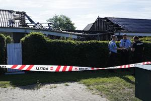 Rækkehus i Hammel er brændt ned: Kvinde er død