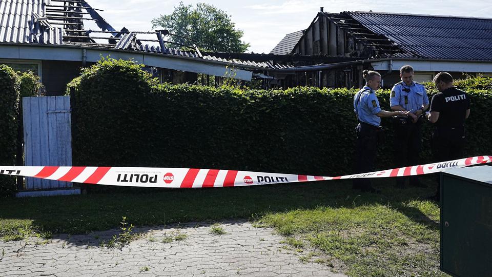 Et rækkehus er brændt ned i Hammel natten til torsdag. <i>Bo Amstrup/Ritzau Scanpix</i>