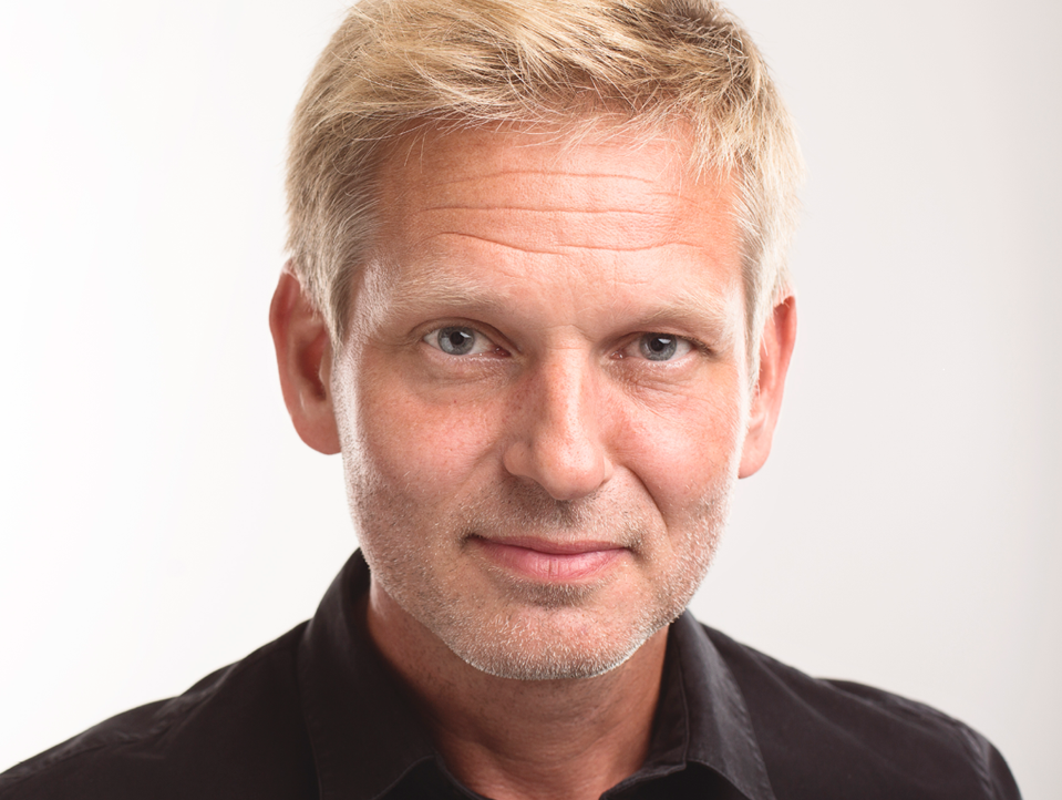 Aalborg Teaters nye direktør hedder Thomas Bjørnager. Udover at være nordjyde kommer han med uddannelser som scenograf, kostumedesigner og arkitekt i bagagen.