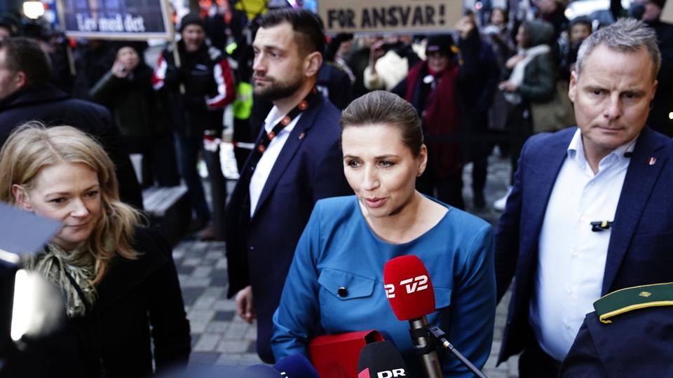 Blandt andre statsminister Mette Frederiksen (S) og departementschef Barbara Bertelsen har været indkaldt som vidner i sagen. <i>Mads Claus Rasmussen/Ritzau Scanpix</i>