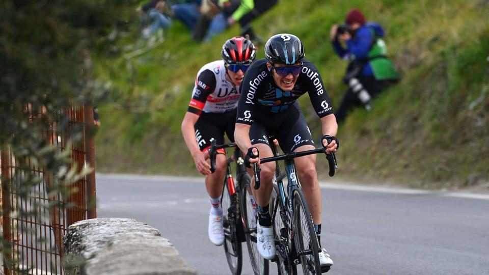 Søren Kragh Andersen (forrest) udgik torsdag af Schweiz Rundt på grund af coronasmitte. (Arkivfoto). <i>Tim De Waele/Ritzau Scanpix</i>