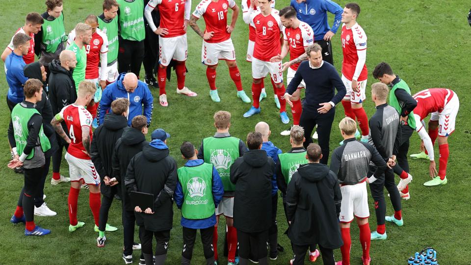Danmark tabte 0-1 mod Finland med EM, efter at kampen blev genoptaget. Siden spillede holdet sig dog i semifinalen ved slutrunden. <i>Wolfgang Rattay/Reuters</i>