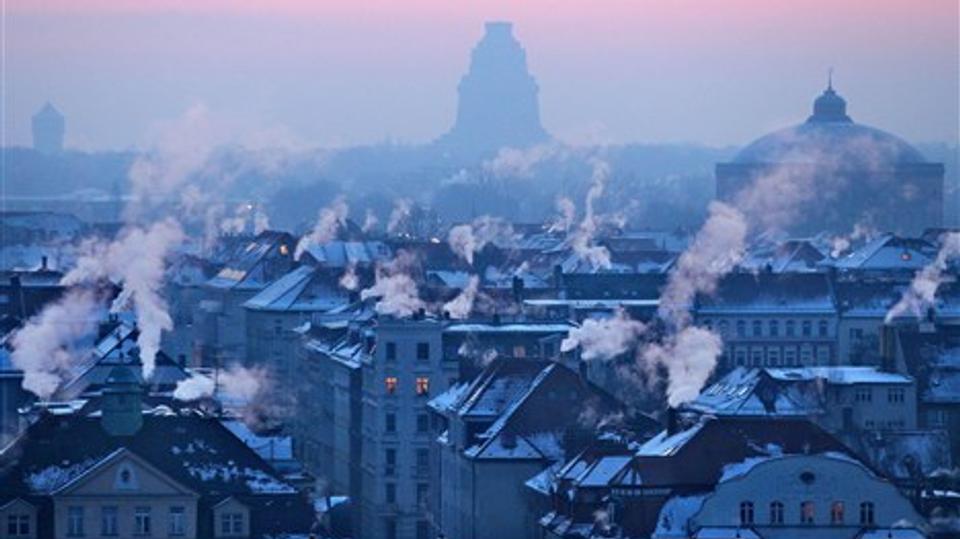 De lave temperaturer har kostet mere end 300 mennesker livet i Europa. Her er det den tyske by Leipzig, hvor der er omkring 20 frostgrader. Foto: Scanpix