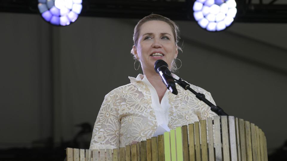 - Vi har en entydig interesse i at holde Ukraine så tæt på som muligt. Det er vigtigt at holde fast i, at der er en række krav, der skal være opfyldt, for at man kan bive medlem, siger Mette Frederiksen (S). <i>Nils Meilvang/Ritzau Scanpix</i>