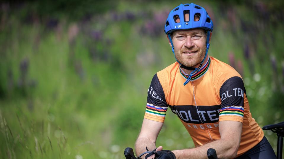 Thomas Bredgaard er til daglig professor på Aalborg Universitet. Når han holder ferie og skal slappe af, har han det bedst med at være aktiv. <i>Foto: Martin Damgård</i>