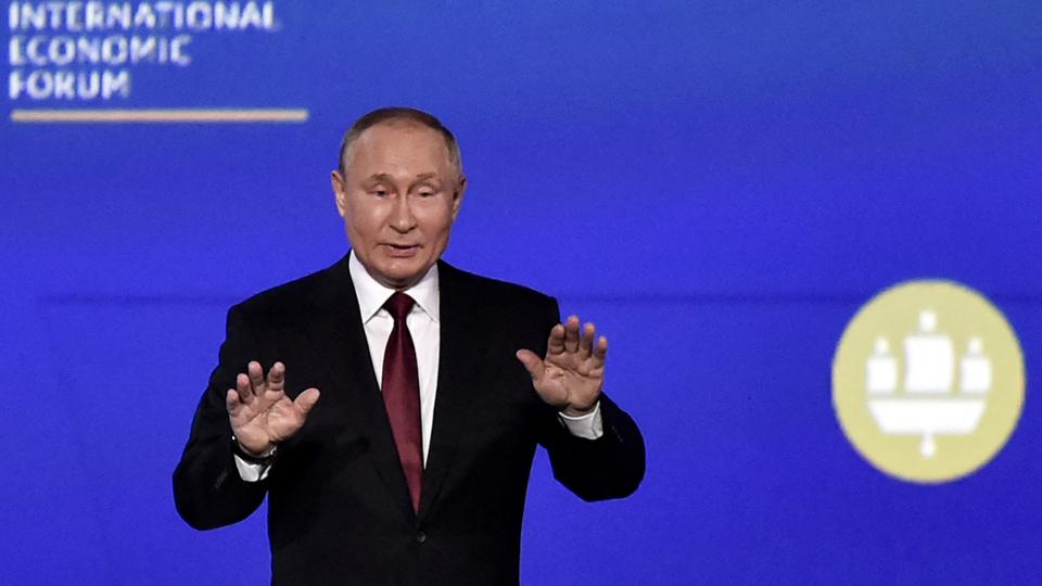 Ruslands præsident, Vladimir Putin, talte fredag på Sankt Petersborgs Internationale Økonomiske Forum. <i>Olga Maltseva/Ritzau Scanpix</i>