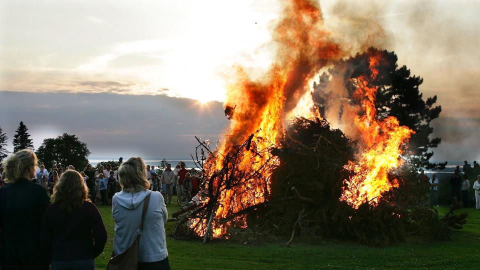 Der bliver formentlig sol over Sankt Hans-bålet torsdag. (Arkivfoto). <i>Henning Bagger/Ritzau Scanpix</i>
