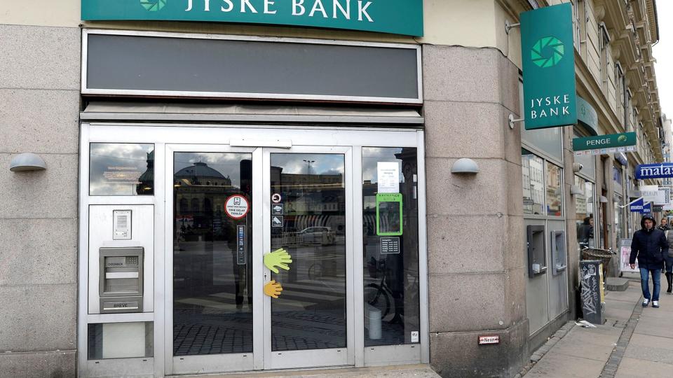 Investorerne sender Jyske Bank-aktien i vejret efter nyheden om opkøbet af Handelsbanken. (Arkivfoto.) <i>Fabian Bimmer/Reuters</i>