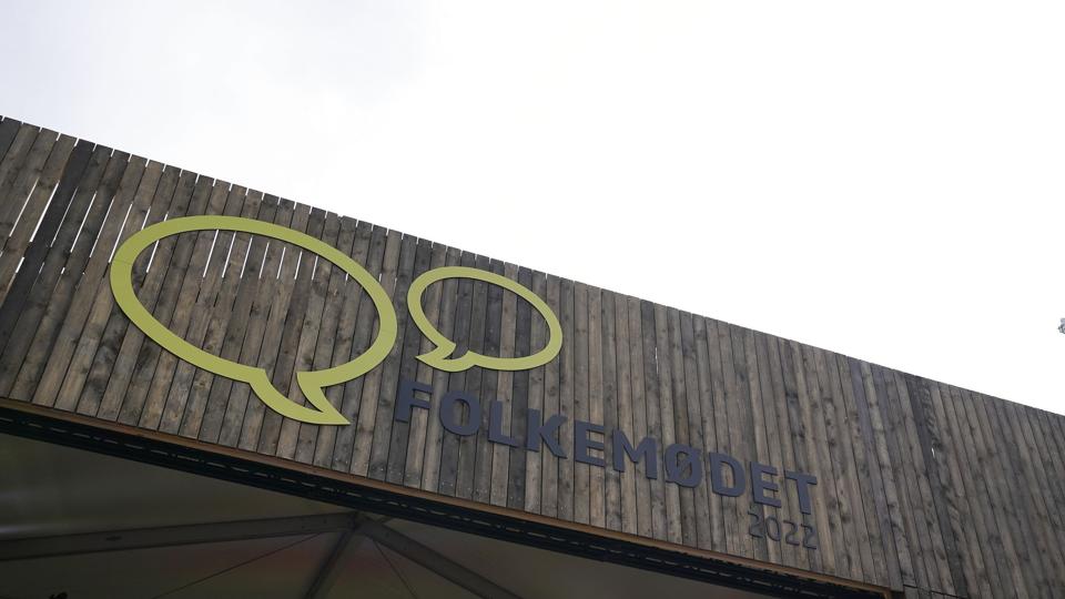 Ifølge politiet blev en 17-årig pige voldtaget under Folkemødet i Allinge fredag. En 21-årig mand, der er sigtet, nægter sig skyldig. <i>Ida Marie Odgaard/Ritzau Scanpix</i>