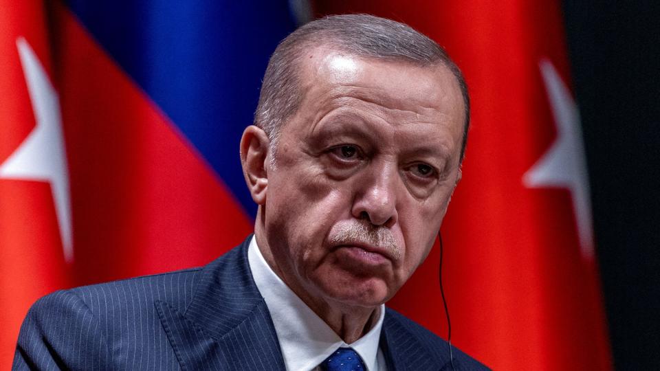 Tyrkiets præsident, Recep Tayyip Erdogan, gentog i weekenden, at Tyrkiet forventer, at Sverige og Finland forbyder en række "terrorgrupper" - heriblandt PKK, PYD, YPG, Gülen-gruppen (FETÖ), DHKP-C og deres frontorganisationer". <i>Umit Bektas/Reuters</i>