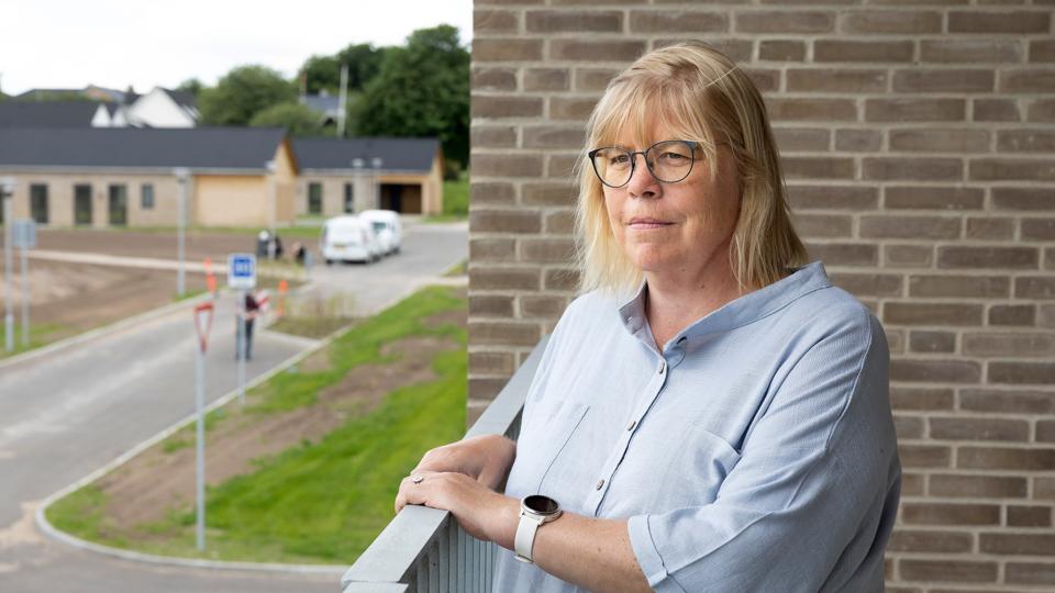 Udsigten er ny for Lone Nyrup, og det er byen også. Efter årtier i en landsby blev det Aars og ikke Hobro der vandt kapløbet om at blive mandens og hendes deres nye adresse <i>Foto: Claus Søndberg</i>