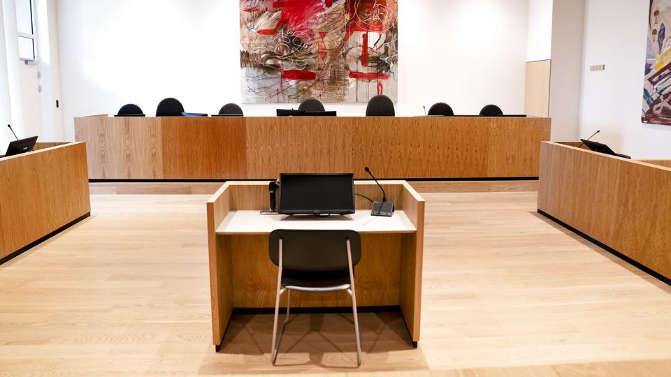 Østre Landsret dømmer aktierådgiveren Domenick Beskos for at have overtrådt lov om finansiel virksomhed, men frifinder ham for at have brudt straffeloven. Dermed slipper han for fængselsstraf og for at betale erstatning. Han skal dog stadig betale en bøde på 10.000 kroner. (Arkivfoto). <i>Liselotte Sabroe/Ritzau Scanpix</i>
